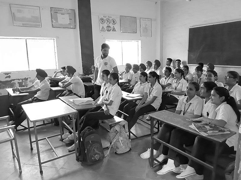 Photo Are Public School Teachers Allowed to Teach Their Own Children in Private Schools? 15 Are Public School Teachers Allowed to Teach Their Own Children in Private Schools? photo 2